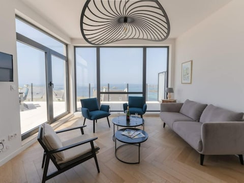 Apartment Magnificent seafront duplex in Porspoder