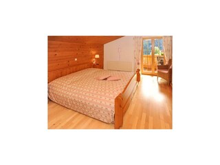 Schalfzimmer_FW_oben_LR-2_SY-1-768x511