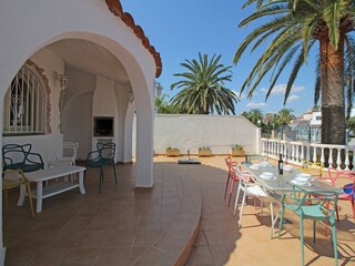 Villa Empuriabrava Buitenaudio-opname 3