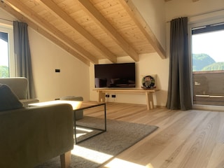 Wohnzimmer -Blick zum großen TV