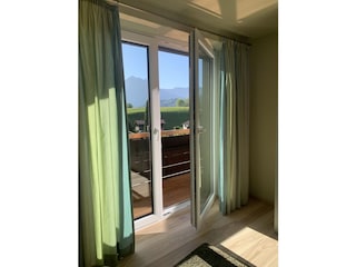 2. Schlafzimmer mit Ostbalkon
