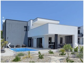 Villa Mayla