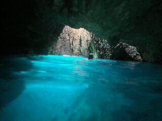 Höhle in Kap Kamenjak