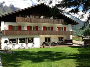 Maison de vacances Double Room with Balcony (2 Adults + 2 Children)