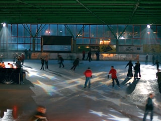 Eislaufhalle