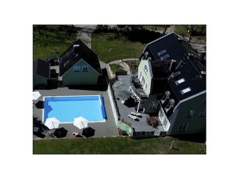 Ferienwohnung Luxuswohnung mit Sauna, Whirlpool und riesigem Pool 2