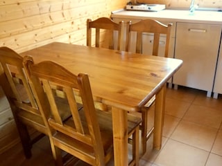 Wohnzimmer mit Kochnische