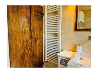wo Birds one Room  .La Villa Arte del Lupo
