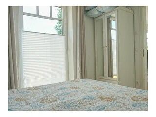 Spiegelschrank