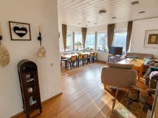 Wohn-/Esszimmer, Platz für 16 Gäste