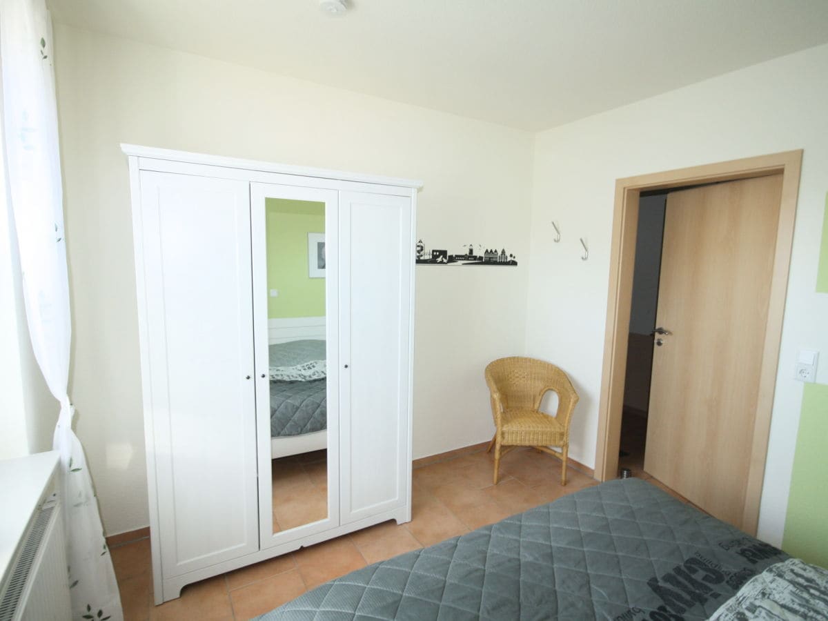 Schlafzimmer inklusive Kleiderschrank