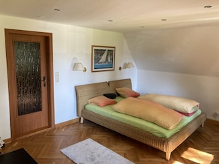Ehebett im Wohnbereich