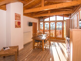 eat - in kitchen