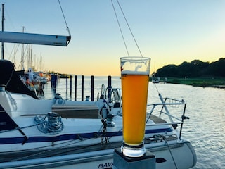 Sonnenuntergang im Hafen