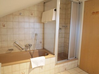 Bad mit Dusche