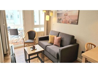Apartment Sellin Features 13