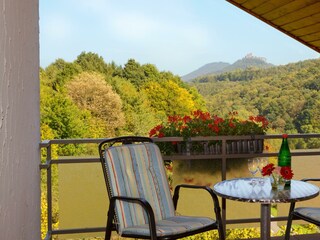 Balkon mit Ausblick Trifels
