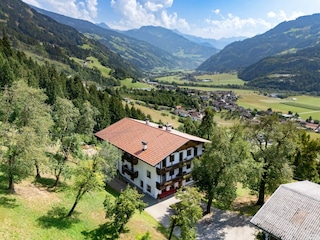 Gaestehaus_Bonholz_Stummerberg_68_Haus_aussen_Droh