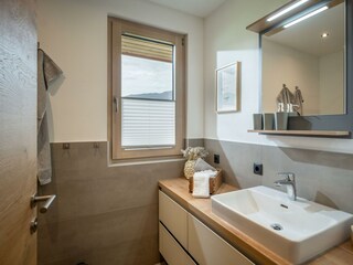 Appartement_Carmen_Gartnerweg_2_Uderns_Badezimmer