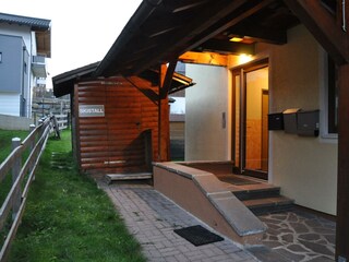 Aufgang m. Skikeller App. Weltcupblick