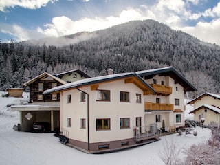 Haus Traninger im Winter