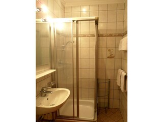 Dusche Zimmer 2