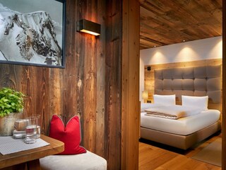 Doppelzimmer-mit-Doppelbett