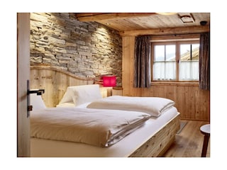 Doppelzimmer-mit-Doppelbett