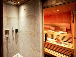 Sauna mit Kneippdusche