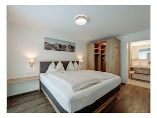 bett-zimmer-schlafzimmer-appartements-hammerrain-f