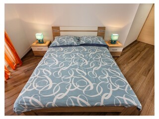 Schlafzimmer mit franzözischem Bett