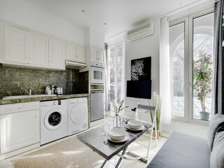 Apartment Paris  8