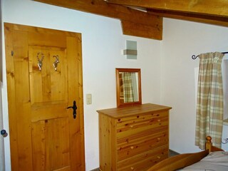 Selbhorn bedroom drawers