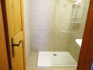 Hochkeil Dusche
