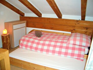Single bed with pull out bed