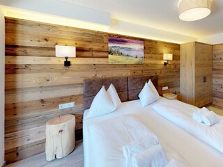 The-Peak11-Bedroom