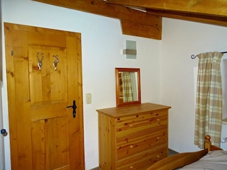 Selbhorn bedroom drawers