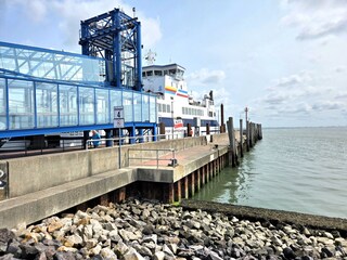 Gerne holen wir Sie vom Fähranleger ab