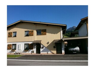 Haus und Carport