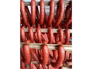 Käsekrainer frisch von unser Hofeigenen Metzgerei