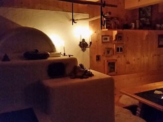 Stube im Kerzenschein