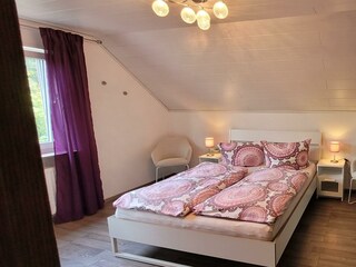 Schlafzimmer 1