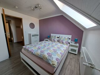 Schlafzimmer 2