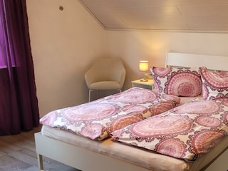 Schlafzimmer 1