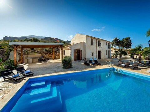 Villa in Sicilië bij Guidaloca Baai