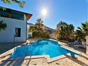 Holiday house Villa mit Meerblick und Pool