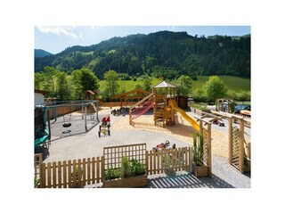 5Spielplatz Hotel Egger  (1)2000-1335
