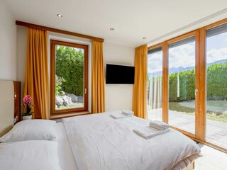 Top 10 Emma Apartments (1)