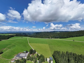 Unser Hof aus Vogelsicht