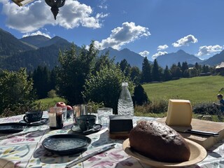 Breakfast Outside